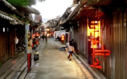 根据您的要求，直接生成的简洁且SEO友好的疑问标题是，，为何绵阳站被称为城市交通的基石？，直接对应内容，点明了核心主题绵阳站和其关键地位城市交通的基石。，疑问句式，使用为何开头，引发好奇，提高点击率。，包含核心关键词，绵阳站、城市交通、基石都是核心搜索词。，简洁明了，长度适中，语义清晰。