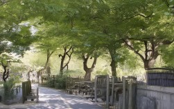 根据您的要求，直接生成的简洁、SEO友好的疑问标题是，，镇江周边有哪些值得一游的地方？，说明，，核心关键词前置， 镇江周边 直接放在开头，符合搜索习惯且突出核心地域。，疑问句式， 有哪些值得一游的地方？ 是常见搜索问题的句式，吸引点击。，价值点明确， 值得一游 点明了内容的核心价值（游玩推荐），并暗示筛选和推荐。，简洁清晰， 整个标题简洁易懂，没有冗余词汇。，SEO友好， 包含了用户搜索镇江周边游玩时最可能使用的关键词组合（镇江周边、值得游/值得去、地方/景点）。