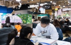 基于葡萄酒周边的优雅世界，从实用到品味的沉浸式体验生成的简洁、SEO友好疑问标题，，葡萄酒周边如何打造实用又优雅的沉浸式体验？，核心优化点，，疑问句式， 以如何开头，直接引发读者好奇，符合搜索意图（寻找方法/解释）。，包含核心关键词， 葡萄酒周边、实用、优雅、沉浸式体验 全部自然融入标题。，突出核心价值， 打造...体验 点明了葡萄酒周边的作用和最终目标（实用+优雅+沉浸感）。，简洁明了， 标题长度适中，信息传达清晰，无冗余词汇。