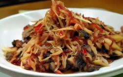 城市人哪里找钓鱼农家乐放松身心？，说明，，疑问句式， 以哪里开头，直接形成疑问句，符合要求。，核心关键词前置， 钓鱼农家乐作为核心搜索词放在标题前部，利于SEO。，目标人群明确， 城市人点明目标受众，与城市逃离对应。，核心价值突出， 放松身心 清晰点明了用户的核心诉求和文章提供的价值（对应身心归位），比原文更直接易懂。，简洁有力， 字数精炼，核心信息传达明确。，搜索意图匹配， 这个标题直接对应寻找周边钓鱼农家乐以放松的用户搜索意图。