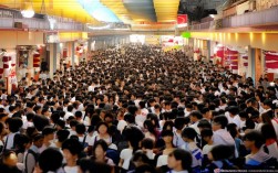 上海周边带娃避暑去哪里？清凉玩水推荐！，解析，，核心关键词， 直接包含用户提供的核心词上海周边、亲子（用更口语化的带娃替代）、避暑。，疑问句式， 使用去哪里？提问，符合搜索意图，吸引有明确需求的家长点击。，附加价值点， 清凉玩水推荐！ 点明了避暑的核心方式（玩水）和文章能提供的价值（推荐），增加了吸引力和SEO关键词密度（清凉、玩水、推荐）。，控制在合理长度内，清晰传达核心信息。，SEO友好， 包含了用户最可能搜索的关键词组合（上海周边避暑、带娃玩水、亲子避暑推荐等）。