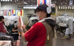 如何体验唐山周边游？历史与山海交融之旅！，说明，，疑问句式， 以如何体验开头，直接引发读者兴趣和搜索意图。，核心关键词， 包含核心搜索词唐山周边游。，核心卖点突出， 明确点出历史与山海两大核心特色。，强调交融， 用交融之旅替代原文的完美交融，更简洁且点明这是旅程体验，同时保留了融合的核心含义。，简洁有力， 整个标题简洁明了，易于阅读和搜索引擎抓取。，SEO友好， 包含了用户可能搜索的关键词组合（唐山周边游、历史、山海）。