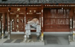 哪里是自然风光与山水相依的宁静天堂？，核心优化点，，疑问句式， 使用哪里是开头，直接形成问题，吸引搜索者点击寻找答案。，包含核心关键词， 完整包含用户提供的核心描述自然风光、山水相依、宁静天堂，确保SEO关键词匹配度。，简洁明了， 标题精炼，无冗余词汇，清晰传达核心信息。，吸引力， 宁静天堂营造向往感，激发点击欲望。