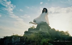 根据要求生成的SEO友好疑问标题，，重庆周边哪里赏红叶绝美？金秋时节邂逅山城斑斓诗意！，解析，，疑问句式，以哪里开头的问句直接触发用户搜索意图，符合SEO提问习惯。，核心关键词前置，将重庆周边红叶金秋等高搜索量词置于标题前端，提升相关性。，保留诗意元素，延续原文斑斓诗意的意境，用邂逅增强画面感，吸引点击。，简洁性，控制在20字内，避免冗余，确保移动端展示完整。，通过疑问句式强化搜索适配性，同时保留原文的金秋山城斑斓诗意等核心意象，兼顾实用性与美感。
