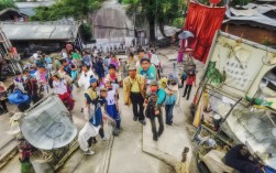 上海周边哪里可以蹦极？挑战极限心跳体验，说明，，疑问形式， 使用了哪里明确点出疑问核心（地点），符合要求。，核心关键词， 包含上海周边、蹦极、极限心跳等核心搜索词，利于SEO。，简洁有力， 直接点明主题（寻找蹦极地点）和价值（挑战极限心跳体验）。，吸引点击， 挑战极限心跳体验传递了刺激感和行动号召，比原标题的拥抱更具行动力。