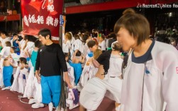 基于要求，这是一个简洁且SEO友好的疑问标题，，高雄一日如何暴走？从晨光到夜市的港都魅力探索！，核心优化点，，疑问句式， 以如何开头，直接构成疑问，吸引点击。，核心关键词前置， 高雄一日、暴走 这些最重要的搜索关键词放在标题最前面，利于SEO。，包含核心元素， 明确包含了原文的核心信息点一日、暴走、晨光、夜市、港都魅力。，简洁有力， 用最精炼的语言概括主题。，行动号召感， 探索一词比单纯的感受更具行动力，暗示指南性质。