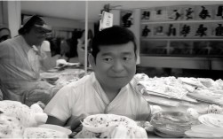 上海周边团购怎么玩？周末短途旅行超值指南，说明，，疑问形式， 使用怎么玩？开头，直接引发读者好奇心和需求。，核心关键词前置， 上海周边团购是核心搜索词，放在标题最前面，利于SEO抓取。，突出核心价值点， 周末短途旅行明确场景和时间，超值指南点明内容价值（省钱、省心、精彩），替代了原文的解锁精彩，轻松玩转，更直接且包含SEO关键词指南。，简洁有力， 整个标题清晰传达了文章的核心主题和价值主张。