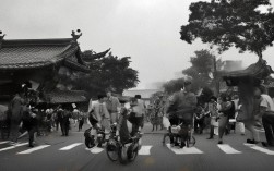 根据您的要求，为您生成简洁、SEO友好的疑问标题，，常熟一日如何穿行千年文脉与山水？，说明，，核心关键词前置， 常熟一日放在开头，符合搜索习惯（如搜索常熟一日游、常熟攻略）。，包含核心亮点， 明确点出千年文脉与山水这两大核心吸引力。，疑问句式， 使用如何提问，激发读者好奇心和点击欲，符合疑问标题要求。，动词穿行保留， 保留了原文中穿行的动态感，体现游览的沉浸式体验。，简洁， 字数精炼，重点突出，易于阅读和搜索展示。