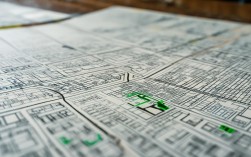 如何选择步行15分钟内直达景区的核心区域住宿？