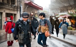 为何万科被称为中国地产标杆？深度探访见温度与力量，说明，，疑问句式， 以为何开头，符合要求，引发读者好奇。，核心关键词突出， 包含核心关键词万科、中国地产标杆，利于SEO。，核心内容体现， 点明文章核心是深度探访及其发现的温度与力量。，简洁明了， 长度适中，信息传达清晰。