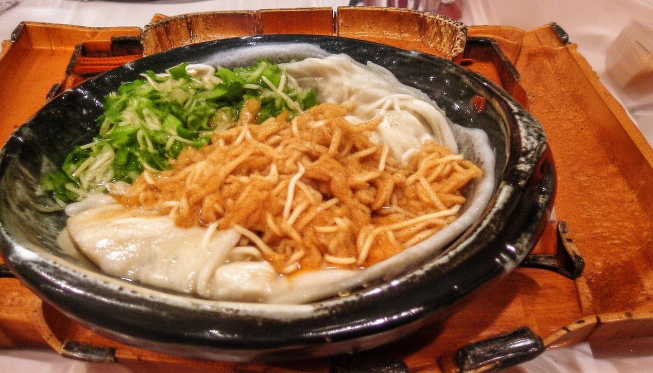 基于您提供的内容，直接生成的简洁且SEO友好的疑问标题如下，，东湖绿道，城市心脏的自然韵律吗？，核心优化点，，保留核心关键词，东湖绿道、城市心脏、自然韵律 全部包含，利于搜索匹配。，疑问句式，以吗？结尾，引发好奇，提升点击率（CTR）。，简洁清晰，标题简短有力，直接点明主题。，突出核心概念，强调绿道是城市心脏的自然韵律这一核心意象。，符号分隔，使用冒号分隔主谓，结构清晰易读。-图1