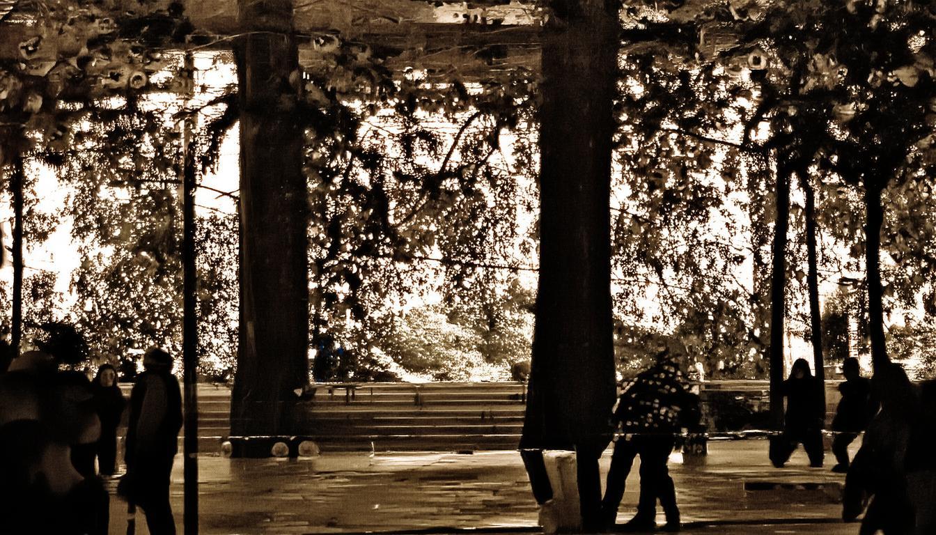 根据要求，直接生成的简洁且SEO友好的疑问标题为，，义乌周边有哪些不可错过的宝藏景点？，说明，，核心关键词前置， 义乌周边作为首要搜索词放在开头，符合搜索习惯。，疑问句式， 有哪些是用户搜索这类信息常用的疑问词，利于SEO。，保留核心吸引力， 不可错过的宝藏景点直接提炼了原标题的核心卖点（宝藏、不可错过），准确传达内容主题。，简洁明了， 整个标题精炼，信息明确，无冗余词汇。-图1