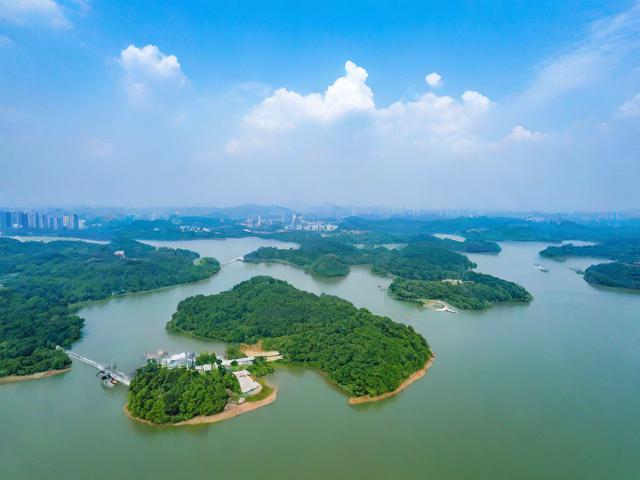 上海周边两日游怎么玩?精选攻略来了!,说明,,核心关键词前置, 上海周边两日游 是核心搜索词,放在最前面利于SEO。,疑问句式, 怎么玩? 直接点明用户的核心疑问,吸引点击。,价值点突出, 精选攻略 强调内容的实用性和筛选性,是用户想要的解决方案。,简洁有力, 整体控制在合理长度内,清晰传达主题。,口语化&吸引力, 和 来了! 增加互动感和吸引力。-图1 上海周边两日游怎么玩?精选攻略来了!,说明,,核心关键词前置, 上海周边两日游 是核心搜索词,放在最前面利于SEO。,疑问句式, 怎么玩? 直接点明用户的核心疑问,吸引点击。,价值点突出, 精选攻略 强调内容的实用性和筛选性,是用户想要的解决方案。,简洁有力, 整体控制在合理长度内,清晰传达主题。,口语化&吸引力, 和 来了! 增加互动感和吸引力。-图1