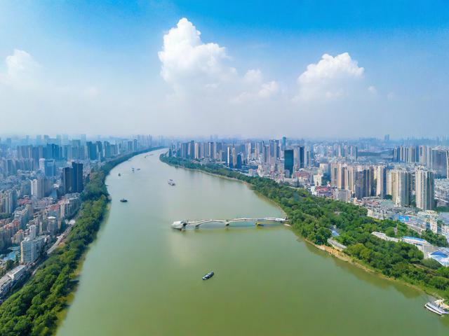 上海周边两日游怎么玩？精选攻略来了！，说明，，核心关键词前置， 上海周边两日游 是核心搜索词，放在最前面利于SEO。，疑问句式， 怎么玩？ 直接点明用户的核心疑问，吸引点击。，价值点突出， 精选攻略 强调内容的实用性和筛选性，是用户想要的解决方案。，简洁有力， 整体控制在合理长度内，清晰传达主题。，口语化&吸引力， 和 来了！ 增加互动感和吸引力。-图2