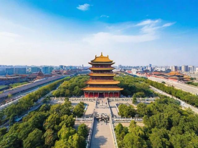 西安周边宝藏玩法哪里找？本地向导亲荐深度体验！，理由说明，，疑问形式， 以哪里找？开头，直接构成疑问句，吸引点击，符合要求。，核心关键词前置， 西安周边宝藏玩法作为核心搜索词放在最前面，利于SEO。，突出权威性， 本地向导亲荐强调内容的可靠性和独特性，增加吸引力。，强调体验价值， 深度体验点明内容核心价值，区别于普通攻略。，简洁有力， 整个标题精炼地概括了内容核心，没有冗余词汇。，SEO友好， 包含了用户可能搜索的关键词组合（西安周边、宝藏玩法、本地向导、深度体验）。-图4