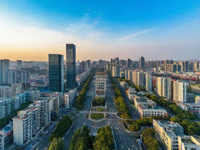 基于您提供的内容晋阳街周边，城市脉搏跳动之地，生成一个简洁且SEO友好的疑问标题如下，，晋阳街周边如何成为城市脉搏跳动之地？，解析，，核心关键词前置， 晋阳街周边 放在开头，最符合SEO要求，明确点明地点。，疑问句式， 如何成为... 是典型的疑问句式，能引发读者好奇和点击欲。，保留核心意象， 完整保留了您提供的核心描述城市脉搏跳动之地，准确传达文章主旨。，简洁明了， 整个标题简洁有力，没有冗余词汇，符合SEO对标题长度的要求。-图3