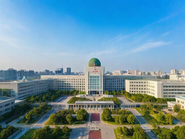 南理工周边生活有多便捷?吃喝玩乐多精彩!,解析,,核心关键词前置, 南理工周边生活 直接点明主题和地点,利于搜索。,突出核心优势(便捷与活力),,有多便捷? - 以疑问形式强调便利性,引发好奇。,吃喝玩乐多精彩! 用具体场景(吃喝玩乐)生动体现活力与青春,感叹号增强吸引力。,疑问句式, 符合要求,能吸引点击。,简洁明了, 字数适中,核心信息突出。,SEO友好, 包含目标用户(南理工学生/关注者)可能搜索的关键词南理工周边、生活、便捷、吃喝玩乐。-图2 南理工周边生活有多便捷?吃喝玩乐多精彩!,解析,,核心关键词前置, 南理工周边生活 直接点明主题和地点,利于搜索。,突出核心优势(便捷与活力),,有多便捷? - 以疑问形式强调便利性,引发好奇。,吃喝玩乐多精彩! 用具体场景(吃喝玩乐)生动体现活力与青春,感叹号增强吸引力。,疑问句式, 符合要求,能吸引点击。,简洁明了, 字数适中,核心信息突出。,SEO友好, 包含目标用户(南理工学生/关注者)可能搜索的关键词南理工周边、生活、便捷、吃喝玩乐。-图2