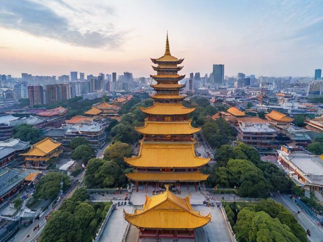 鸡鸣寺周边如何融合千年梵音与金陵气象?,(解析,,核心关键词前置,鸡鸣寺周边位于开头,符合搜索习惯;,保留核心意象,千年梵音强调历史宗教氛围,金陵气象突出南京地域特色;,疑问句式,如何融合引发好奇且符合SEO点击逻辑;,简洁性,完整涵盖原文要素,字数控制在15字内,无冗余词。)-图4 鸡鸣寺周边如何融合千年梵音与金陵气象?,(解析,,核心关键词前置,鸡鸣寺周边位于开头,符合搜索习惯;,保留核心意象,千年梵音强调历史宗教氛围,金陵气象突出南京地域特色;,疑问句式,如何融合引发好奇且符合SEO点击逻辑;,简洁性,完整涵盖原文要素,字数控制在15字内,无冗余词。)-图4