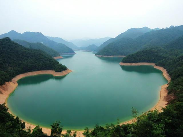 乐山周边有哪些人少景美的水库值得去?,理由说明,,核心关键词包含, 乐山周边、水库、值得去 直接对应您提供的内容核心。,疑问句式, 以有哪些...值得去?提问,符合搜索意图(用户想知道具体地点),增加点击率。,突出吸引力, 人少景美是许多游客(尤其是自驾、徒步爱好者)搜索周边游时的关键诉求点,能有效吸引目标人群。,简洁明了, 长度适中,信息传达清晰直接,没有冗余词。,SEO友好, 标题准确描述了内容主题,包含了用户可能搜索的关键词组合(如乐山周边水库、人少景美水库等)。-图2 乐山周边有哪些人少景美的水库值得去?,理由说明,,核心关键词包含, 乐山周边、水库、值得去 直接对应您提供的内容核心。,疑问句式, 以有哪些...值得去?提问,符合搜索意图(用户想知道具体地点),增加点击率。,突出吸引力, 人少景美是许多游客(尤其是自驾、徒步爱好者)搜索周边游时的关键诉求点,能有效吸引目标人群。,简洁明了, 长度适中,信息传达清晰直接,没有冗余词。,SEO友好, 标题准确描述了内容主题,包含了用户可能搜索的关键词组合(如乐山周边水库、人少景美水库等)。-图2
