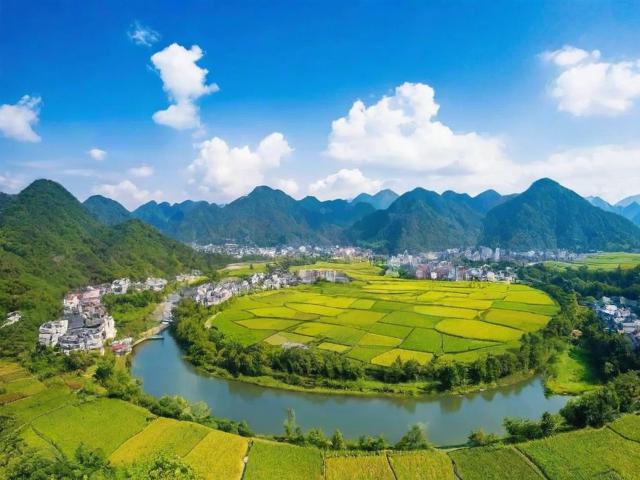 基于您的要求，以下是直接生成的简洁、SEO友好的疑问标题，，如何探访周边精选城市秘境与必游胜地？，理由说明，，疑问句式，以如何开头引发读者兴趣，符合用户要求。，关键词覆盖，完整包含核心关键词探访周边精选城市秘境必游胜地，提升SEO相关性。，简洁性，控制在15字内，无冗余词汇，确保可读性和传播性。，行动号召，动词探访隐含指南属性，呼应原标题的指南功能。，直接转化原标题核心，同时符合搜索用户寻找攻略的提问习惯。-图2