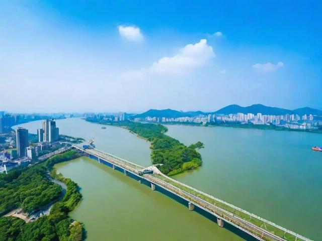 基于您提供的内容,生成最简洁且SEO友好的疑问式标题如下,,宁波1小时车程内有哪些宝藏旅行地?,理由说明,,核心关键词前置,开头包含核心搜索词宁波,符合SEO抓取规则。,明确范围,1小时车程内比一小时圈更口语化、更清晰,点明核心优势(短途/周边)。,保留吸引力词汇,宝藏旅行地直接保留,突出资源稀缺性和探索价值,吸引点击。,疑问句式,使用有哪些引发读者好奇,提高点击率。,简洁直接,无冗余词汇,完整传达主题。-图1 基于您提供的内容,生成最简洁且SEO友好的疑问式标题如下,,宁波1小时车程内有哪些宝藏旅行地?,理由说明,,核心关键词前置,开头包含核心搜索词宁波,符合SEO抓取规则。,明确范围,1小时车程内比一小时圈更口语化、更清晰,点明核心优势(短途/周边)。,保留吸引力词汇,宝藏旅行地直接保留,突出资源稀缺性和探索价值,吸引点击。,疑问句式,使用有哪些引发读者好奇,提高点击率。,简洁直接,无冗余词汇,完整传达主题。-图1