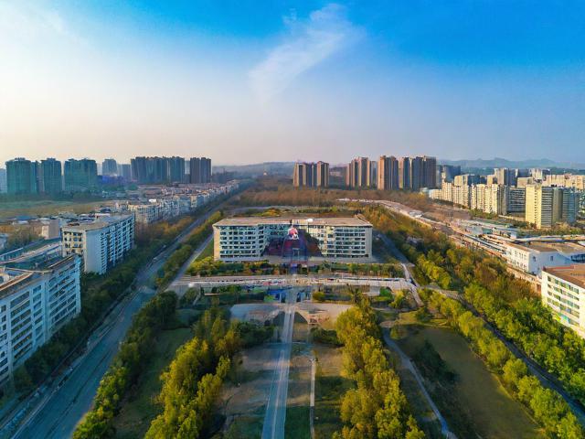 孟津县会盟镇在哪儿？周武王会盟诸侯之地！，解析，，核心关键词前置，直接包含地点名称孟津县会盟镇，符合本地搜索习惯；，疑问句式吸引点击，在哪儿？简洁引发好奇，契合用户搜索意图；，突出历史价值，用周武王会盟诸侯之地点明核心文化标签，提升SEO相关性；，口语化+信息密度，兼顾口语流畅性与关键信息（地点、历史地位），适配移动端阅读。-图3