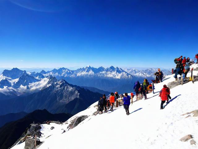 玉龙雪山为什么是神山的壮丽与挑战?-图4 玉龙雪山为什么是神山的壮丽与挑战?-图4