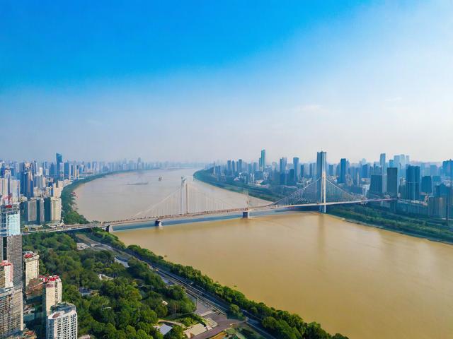 上午探访黄鹤楼和长江大桥的行程怎么样?-图1 上午探访黄鹤楼和长江大桥的行程怎么样?-图1