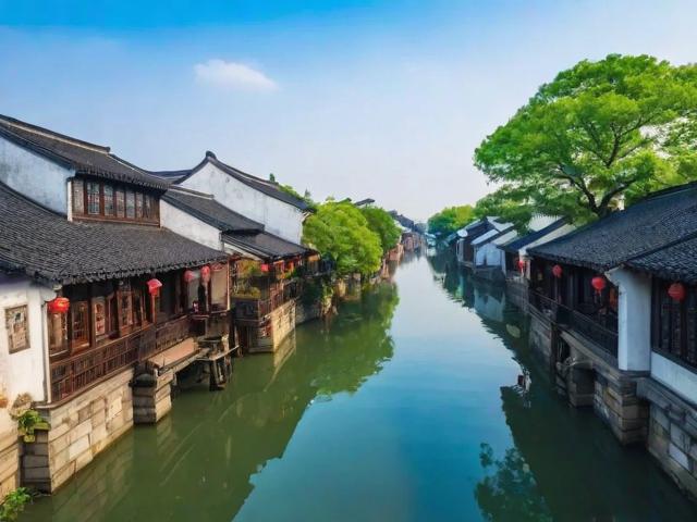 苏州一日怎么玩转古城新韵?,理由说明,,核心关键词前置, 苏州、一日、古城 是核心搜索关键词,放在开头最利于SEO。,疑问句式吸引点击, 怎么玩转? 直接点出用户的核心疑问(如何在一天内体验苏州),引发兴趣。,提炼核心主题, 古城新韵 精准概括了原文古城新韵的精髓,即传统与现代的结合。,简洁有力, 整个标题非常精炼,没有多余词汇,符合要求。,包含玩转, 暗示高效、尽兴的体验,与一日和漫游指南的目的相符。-图4 苏州一日怎么玩转古城新韵?,理由说明,,核心关键词前置, 苏州、一日、古城 是核心搜索关键词,放在开头最利于SEO。,疑问句式吸引点击, 怎么玩转? 直接点出用户的核心疑问(如何在一天内体验苏州),引发兴趣。,提炼核心主题, 古城新韵 精准概括了原文古城新韵的精髓,即传统与现代的结合。,简洁有力, 整个标题非常精炼,没有多余词汇,符合要求。,包含玩转, 暗示高效、尽兴的体验,与一日和漫游指南的目的相符。-图4