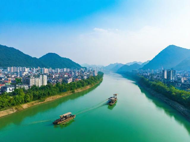 根据您的要求，直接生成的简洁、SEO友好的疑问标题是，，宜宾南溪周边一日游哪里好玩？长江边诗意时光攻略，核心优化点解析，，疑问句式， 使用哪里好玩？符合要求，吸引搜索者点击。，核心关键词前置， 宜宾南溪周边一日游 是核心搜索词，放在开头最利于SEO。，包含核心地点和主题， 明确包含宜宾南溪、周边、一日游、长江边。，保留核心吸引力， 诗意时光攻略 保留了原文的核心情感和特色（诗意），并点明是攻略，符合用户搜索意图。，简洁明了， 标题长度适中，信息完整，易于阅读和理解。-图1