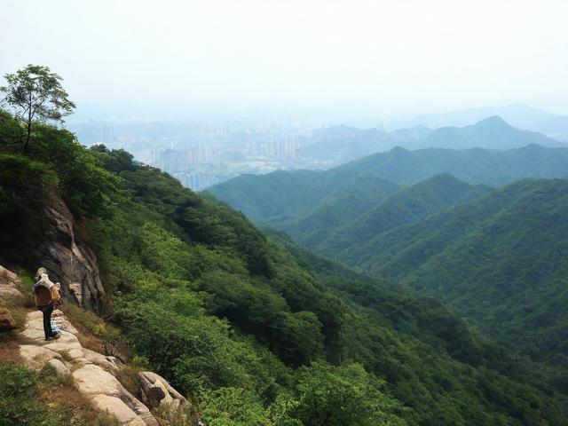 如何在登山探幽中体验自然与人文的完美交融?-图4 如何在登山探幽中体验自然与人文的完美交融?-图4