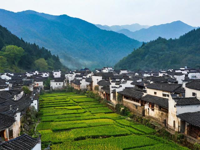 基于您提供的内容，为您生成的简洁且SEO友好的疑问标题如下，，婺源一日自驾怎么玩？精华古村落路线推荐！，核心优化点，，疑问句式， 怎么玩？ 直接引发用户搜索意图（攻略、路线）。，核心关键词前置， 婺源、一日自驾、精华古村落、路线这些核心搜索词放在开头，利于SEO。，突出价值， 精华和推荐点明内容价值，吸引点击。，简洁明了， 长度适中，信息明确，无冗余词汇。，地域明确， 婺源本身具有强地域标识，无需重复江西。-图3