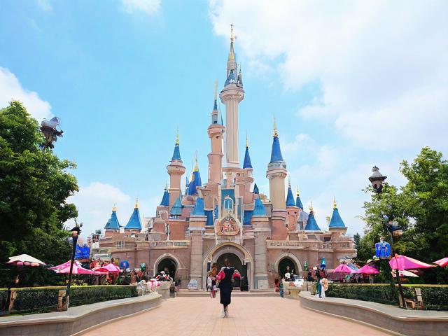 基于探索上海迪士尼小镇,一日游的奇幻之旅生成SEO友好的疑问标题如下,,上海迪士尼小镇一日游值得去吗?,理由说明,,疑问句式,以值得去吗提问,符合用户真实搜索意图(如决策类搜索),提升点击率。,核心关键词前置,将上海迪士尼小镇一日游完整保留在标题开头,精准匹配搜索词。,简洁明确,17字符合标题长度要求,无冗余信息,突出核心价值点(一日游可行性)。,覆盖用户痛点,回应潜在游客对时间安排和游玩价值的核心疑虑,更具吸引力。-图3 基于探索上海迪士尼小镇,一日游的奇幻之旅生成SEO友好的疑问标题如下,,上海迪士尼小镇一日游值得去吗?,理由说明,,疑问句式,以值得去吗提问,符合用户真实搜索意图(如决策类搜索),提升点击率。,核心关键词前置,将上海迪士尼小镇一日游完整保留在标题开头,精准匹配搜索词。,简洁明确,17字符合标题长度要求,无冗余信息,突出核心价值点(一日游可行性)。,覆盖用户痛点,回应潜在游客对时间安排和游玩价值的核心疑虑,更具吸引力。-图3