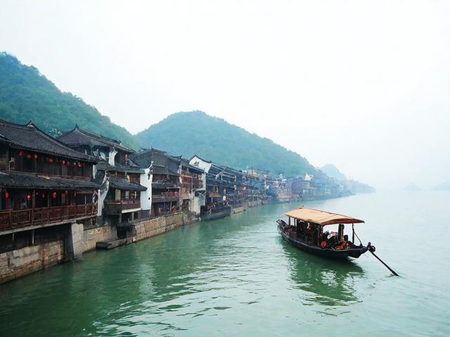 基于您提供的内容,为您生成简洁且SEO友好的疑问标题,,东坡赤壁一日游攻略,如何体验苏轼的文学足迹?,说明,,核心关键词前置, 东坡赤壁一日游攻略 直接包含核心搜索词(东坡赤壁、一日游、攻略),利于SEO。,疑问句式吸引点击, 如何体验... 是一个明确的疑问句,能引发读者好奇和点击欲。,突出核心体验, 体验苏轼的文学足迹 精准概括了原文与千古文豪的心灵际会的核心内涵,点明旅行目的。,简洁明了, 整个标题清晰表达了地点、时间、核心人物(苏轼)和旅行目的(体验文学足迹)。-图2 基于您提供的内容,为您生成简洁且SEO友好的疑问标题,,东坡赤壁一日游攻略,如何体验苏轼的文学足迹?,说明,,核心关键词前置, 东坡赤壁一日游攻略 直接包含核心搜索词(东坡赤壁、一日游、攻略),利于SEO。,疑问句式吸引点击, 如何体验... 是一个明确的疑问句,能引发读者好奇和点击欲。,突出核心体验, 体验苏轼的文学足迹 精准概括了原文与千古文豪的心灵际会的核心内涵,点明旅行目的。,简洁明了, 整个标题清晰表达了地点、时间、核心人物(苏轼)和旅行目的(体验文学足迹)。-图2