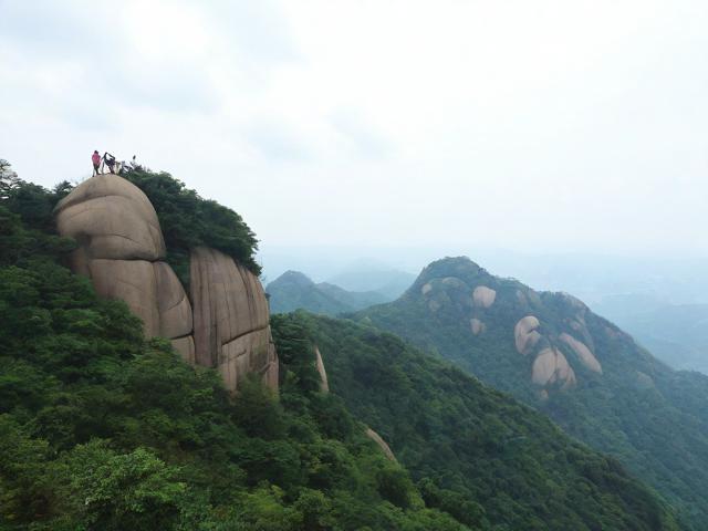 毛公山一日游如何体验自然与人文的双重魅力?-图1 毛公山一日游如何体验自然与人文的双重魅力?-图1