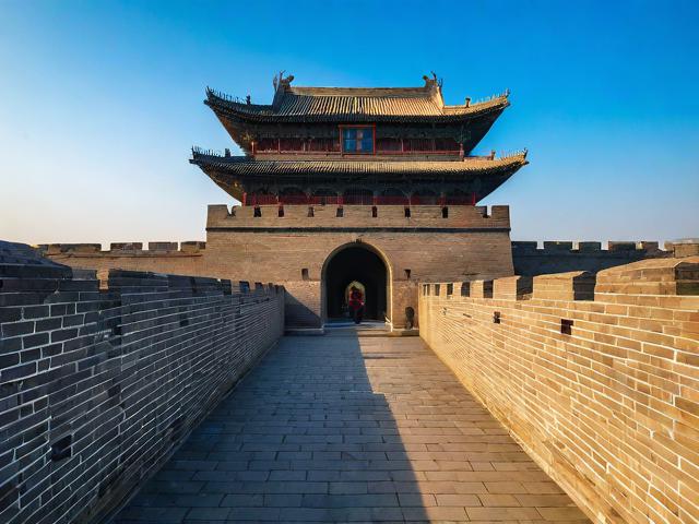 清晨漫步古城墙,如何体验千年历史脉搏?-图1 清晨漫步古城墙,如何体验千年历史脉搏?-图1