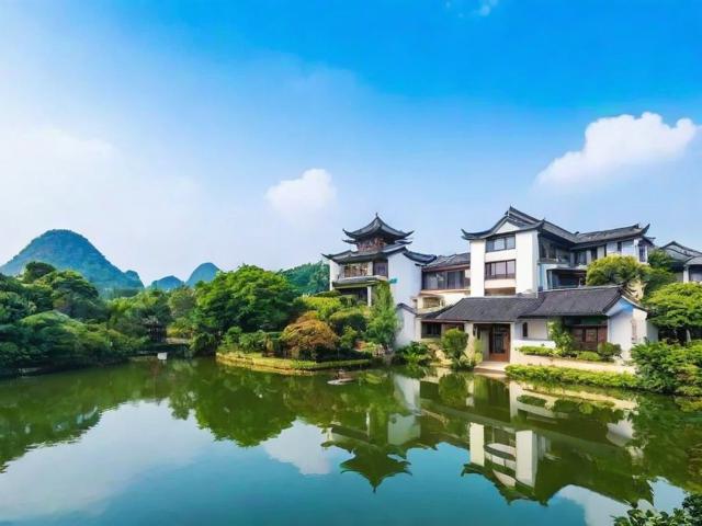 基于肇庆别墅出租一日游，尽享岭南风情的私密之旅的核心信息，生成的简洁、SEO友好疑问标题为，，如何体验肇庆别墅一日游，尽享岭南私密风情？，优化说明，，疑问句式，以如何开头引发用户好奇心，提高点击率。，核心关键词前置，将主要搜索词肇庆别墅一日游放在标题开头，利于SEO抓取。，突出核心卖点，明确包含核心吸引力岭南风情和私密。，简洁直接，去除冗余词（如出租、尽享、之旅），保留最关键信息。，语义清晰，准确传达在肇庆通过租别墅进行一日游，享受岭南私密风情的核心内容。-图4