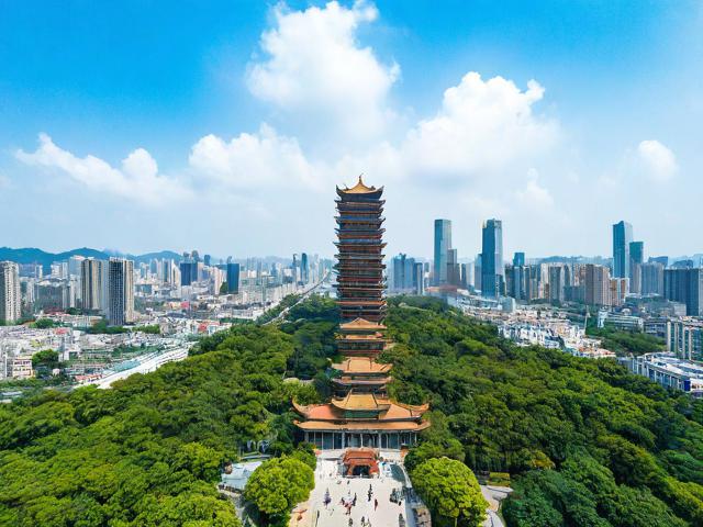 东莞长安周边一日游景点有哪些？，说明，，包含核心关键词， 东莞长安、周边、一日游、景点 都是用户搜索的核心词汇。，疑问句式， 使用有哪些？符合用户搜索疑问句的习惯（如东莞长安周边一日游去哪玩？），更容易匹配搜索意图。，简洁明了， 直接点明主题，没有多余词汇，长度适中。，地域性明确， 东莞长安周边清晰定位了范围。，包含核心诉求， 一日游景点直接回答了用户的核心需求（去哪玩）。-图3